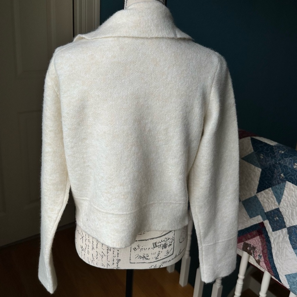 Cream William Rast Sweater Jacket Size Large💛🧸 - Picture 2 of 4